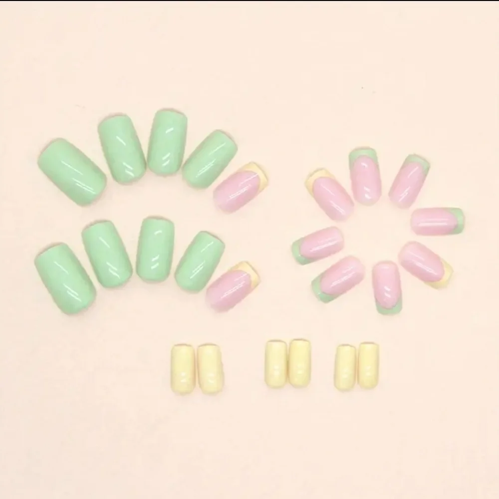 24 Pieces Fake Press On Nails